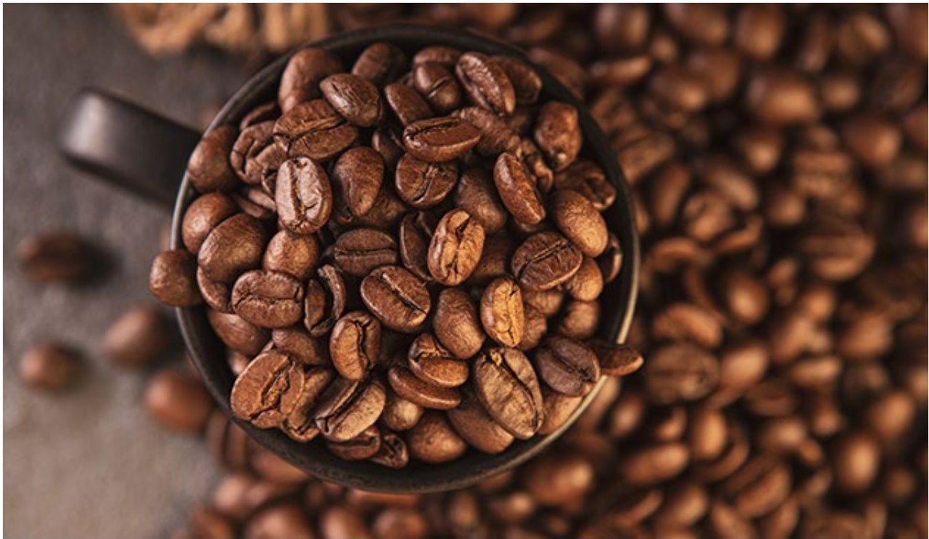 Granos de café arábica brasileño